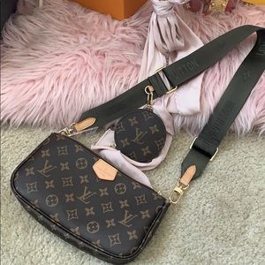 Like new LV cross body
